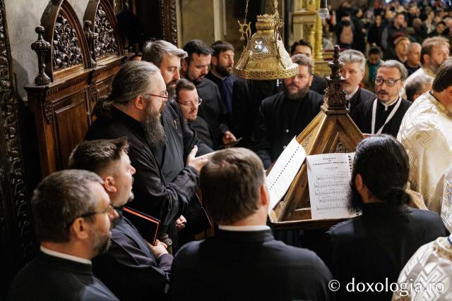 PS Nichifor Botoșăneanul și PS Nectarie de Bogdania au slujit la Catedrala Mitropolitană din Iași, în a cincea zi a Hramului Sfintei Parascheva