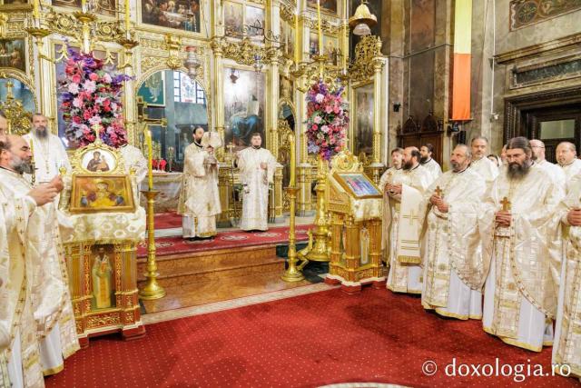 PS Teofil Trotușanul a slujit în prima zi de pelerinaj, la Catedrala Mitropolitană