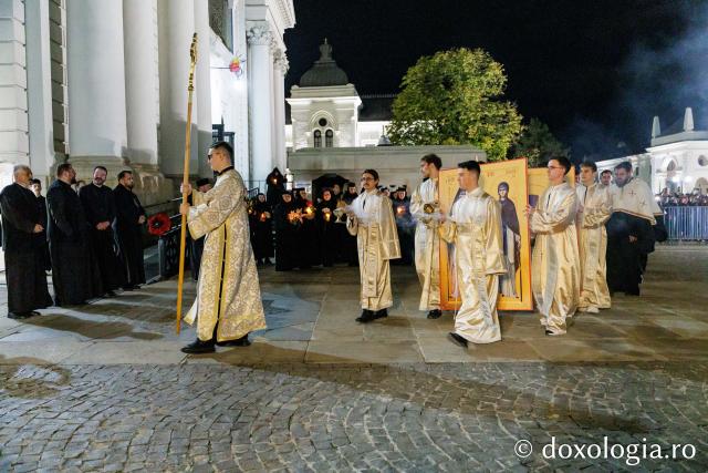 Hramul Mitropoliei Moldovei și Bucovinei s-a încheiat: Sfânta Parascheva își așteaptă pelerinii în Catedrală