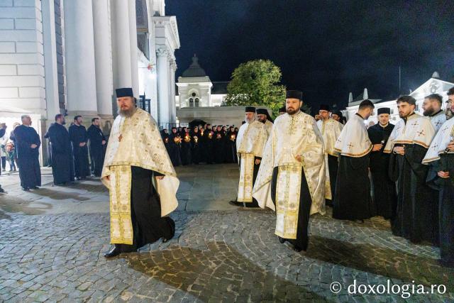 Hramul Mitropoliei Moldovei și Bucovinei s-a încheiat: Sfânta Parascheva își așteaptă pelerinii în Catedrală