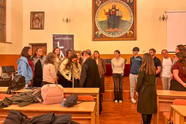 Sibienii, față în față cu PS Siluan al Italiei despre provocările vieții de zi cu zi