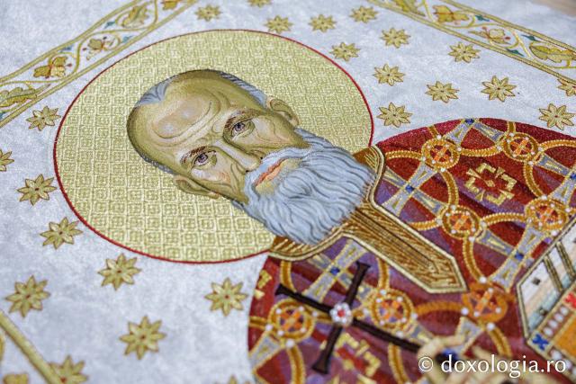 Veșmânt pentru Sfântul Preot Mucenic Constantin Sârbu – înainte de proclamarea locală a canonizării