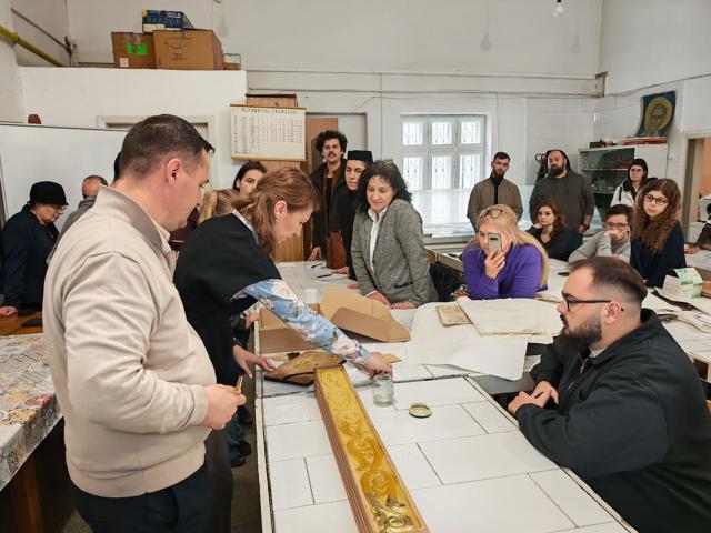 Workshopul „Aurirea cu foița de aur: tehnici și practici”, la Facultatea de Teologie Ortodoxă „Sfântul Dumitru Stăniloae” din Iași