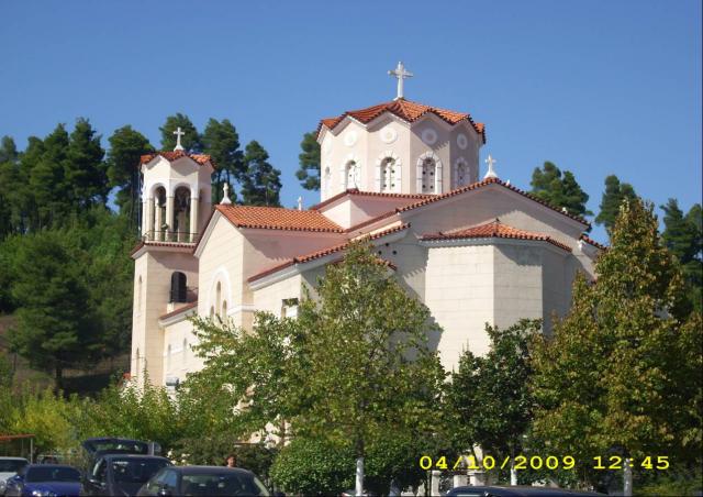 Fotografie - Biserica Sfântul Ioan Rusul, Prokopion (insula Evia - Grecia)

	Biserica adăpostește, din anul 1951, moaștele Sfântului Ioan Rusul.