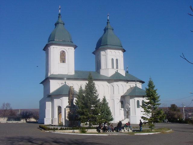 Catedrala episcopală din Huși