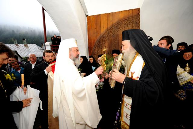 Vizita PF Daniel și a PF Hristofor la Mănăstirile Agapia și Văratec