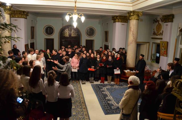 Colindători la Reşedinţa Mitropolitană - ASCOR şi ATOR Iaşi, Botoşani, Tg. Neamt şi Roznov
