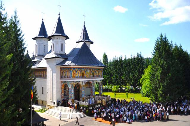 Prăznuirea Sfântului Ioan Iacob la Biserica Seminarului de la Neamț