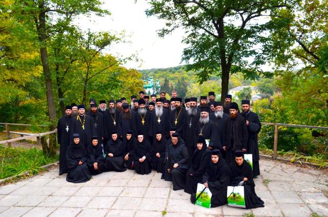 Pelerinaj în Ucraina al stareţilor şi stareţelor din Arhiepiscopia Iaşilor
