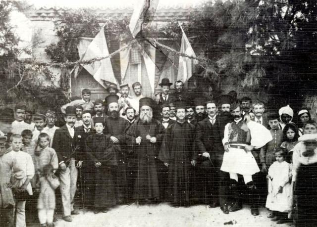 Sfântul Ierarh Nectarie după Sfânta Liturghie în Evia în 1893