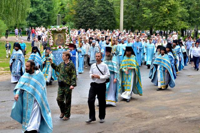 Procesiune cu Icoana Maicii Domnului din Șuia-Smolensk