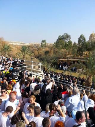 Slujba de sfinţire a apei Iordanului, cu ocazia sărbătoririi Botezului Mântuitorului Iisus Hristos (18 ianuarie 2014 - Israel)