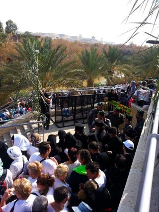 Slujba de sfinţire a apei Iordanului, cu ocazia sărbătoririi Botezului Mântuitorului Iisus Hristos (18 ianuarie 2014 - Israel)