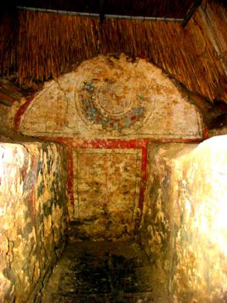 Cripta în care au fost descoperite moaştele Sfinţilor Epictet şi Astion