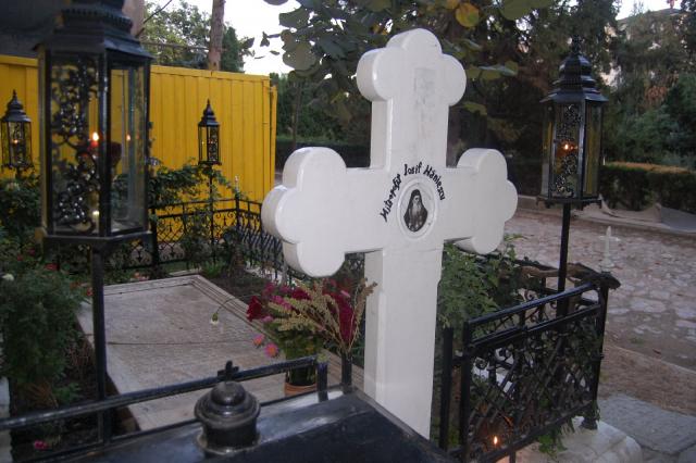 La mormântul Mitropolitului Iosif Naniescu