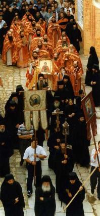 Procesiune cu Moaştele şi icoana Sfântului Pantelimon la mănăstirea Rusikon