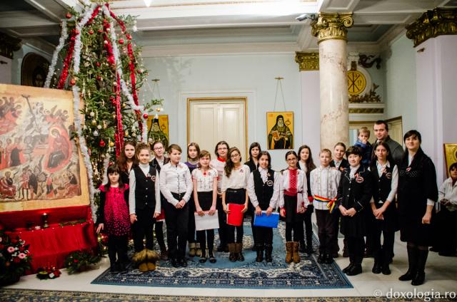 Colindători la Reședința mitropolitană - Liceul Miron Costin din Iaşi