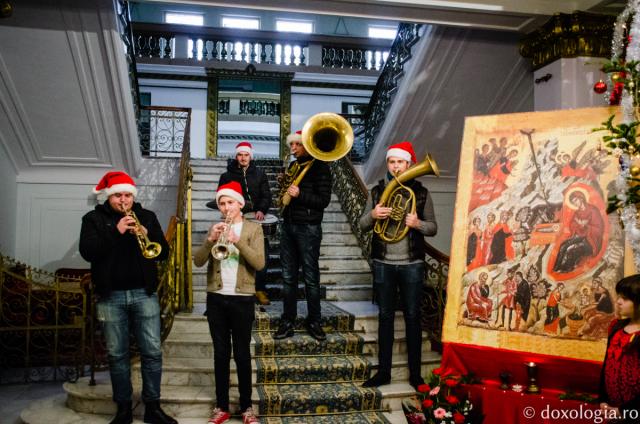 Colindători la Reședința mitropolitană - Moldavian Brass