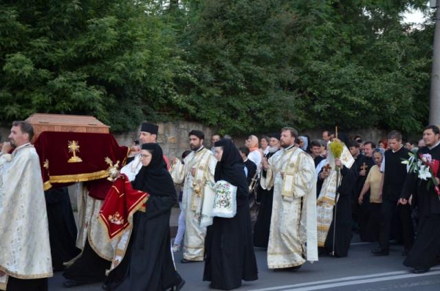 Vecernie și procesiune la Piatra Neamț pentru Sfântul Ioan Botezătorul (GALERIE FOTO)