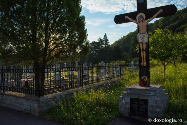 Cimitirul mănăstirii Brâncoveanu – Sâmbăta de Sus 