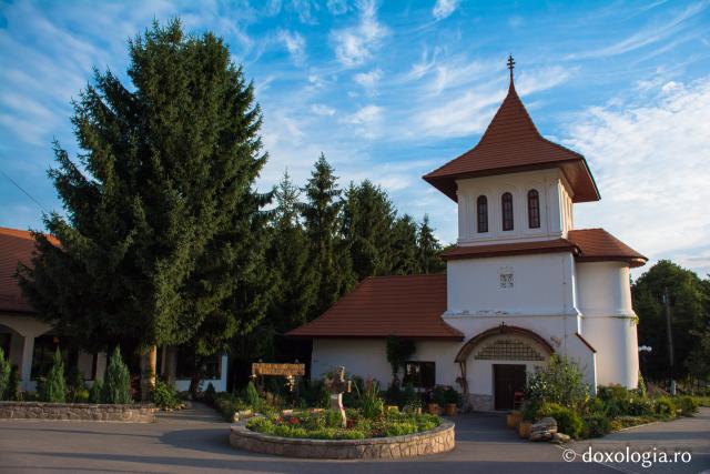 Vechea clopotniță a Mănăstirii Brâncoveanu – Sâmbăta de Sus 