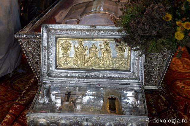 Pași de pelerin spre moaștele Sfintei Parascheva și ale Sfintei Maria Magdalena - galerie foto