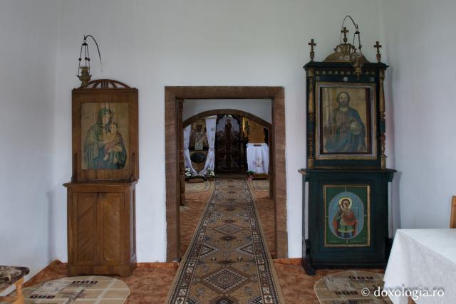 (Foto) Schitul „Sfânta Maria Magdalena” Ţibucani – Neamţ