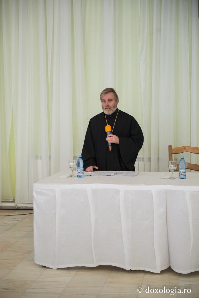 (Foto) Simpozion internaţional Întâlnirea cu Duhovnicul – Părintele Dionisie de la Colciu
