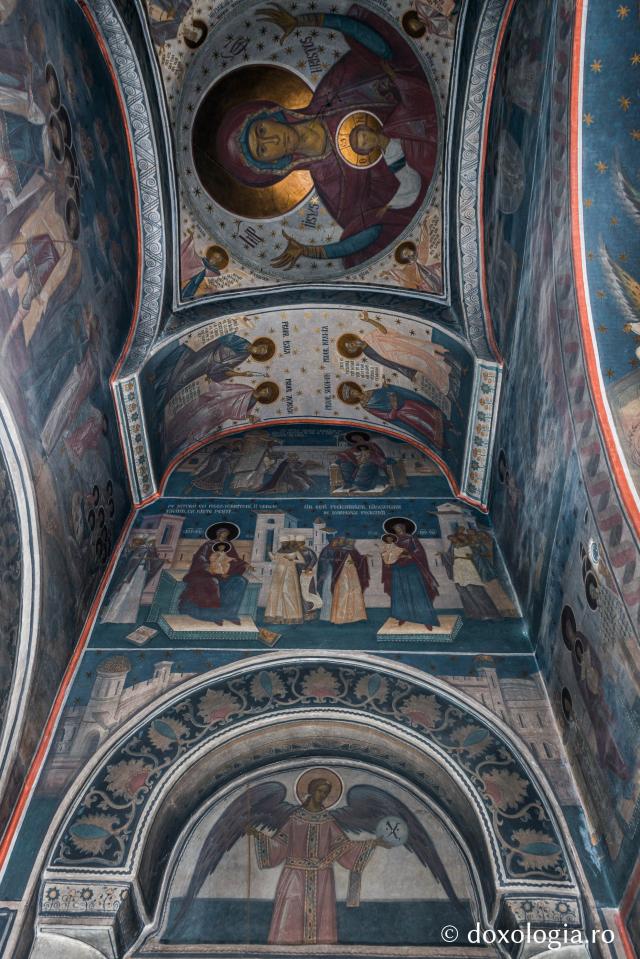 (Foto) Frescele Bisericii „Sfântul Haralambie” Flămânda din Bucureşti