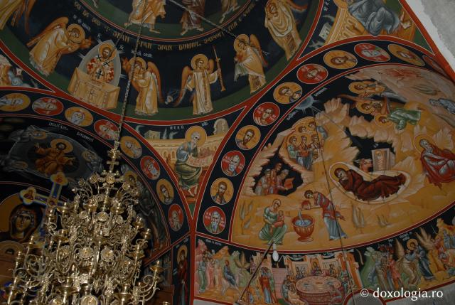 (Foto) Frescele Bisericii Sfântului Grigorie Palama din București 