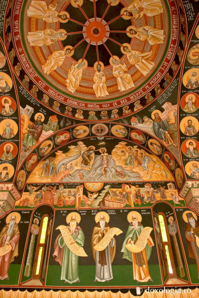 (Foto) Frescele Bisericii Sfântului Grigorie Palama din București 