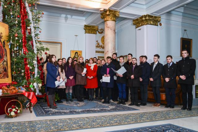 Colindători la Reședința Mitropolitană - Colegiul „Sfântul Nicolae” din Iași
