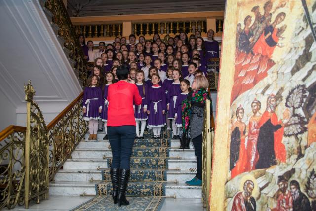 Colindători la Reședința Mitropolitană - Corul de copii al TVR Iași