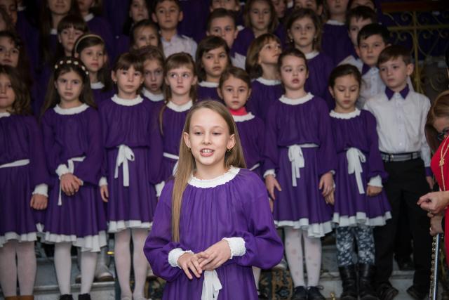 Colindători la Reședința Mitropolitană - Corul de copii al TVR Iași