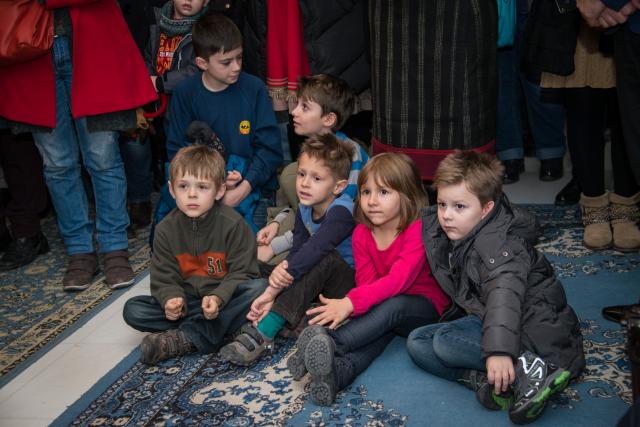 Colindători la Reședința Mitropolitană - Corul de copii al TVR Iași