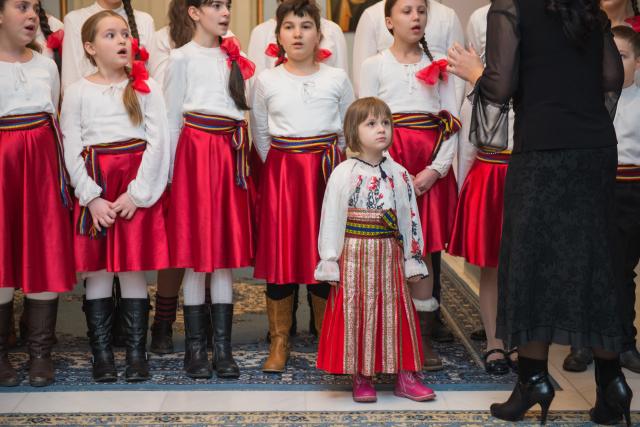 Colindători la Reședința Mitropolitană - Corul de copii "Muzica Viva"