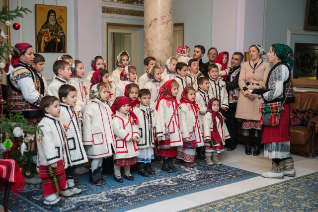 Colindători la Reședința Mitropolitană - Corul de copii Oastea Domnului - Slobozia, Neamt
