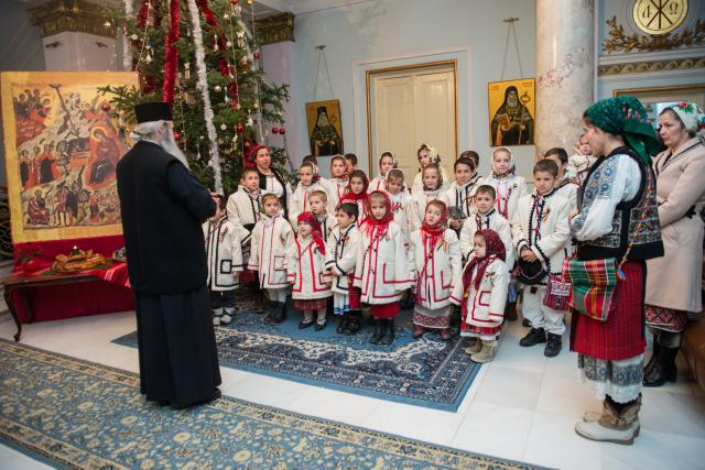 Colindători la Reședința Mitropolitană - Corul de copii Oastea Domnului - Slobozia, Neamt