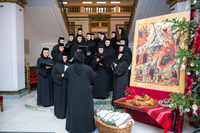 Colindători la Reședința Mitropolitană - Corul Mănăstirii Văratec