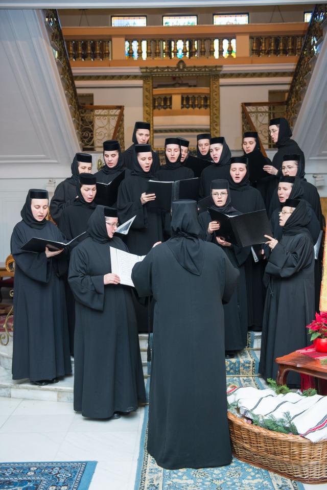 Colindători la Reședința Mitropolitană - Corul Mănăstirii Văratec