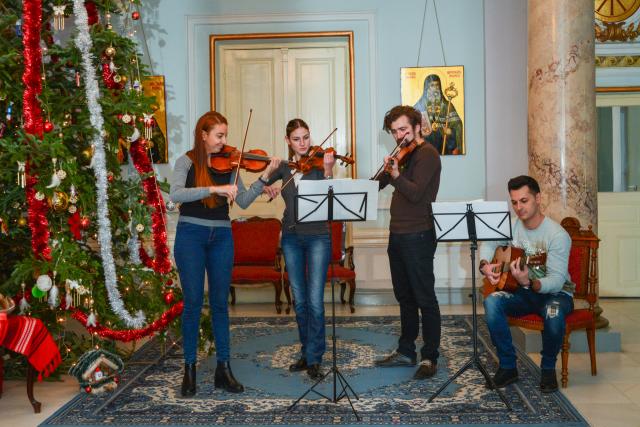 Colindători la Reședința Mitropolitană - Grup instrumental, Universitatea de Arte „George Enescu” din Iași