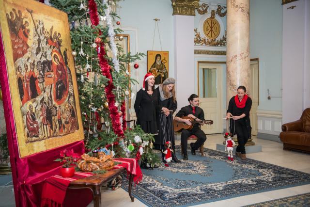 Colindători la Reședința Mitropolitană - Facultatea de Teatru, Secția Păpuși