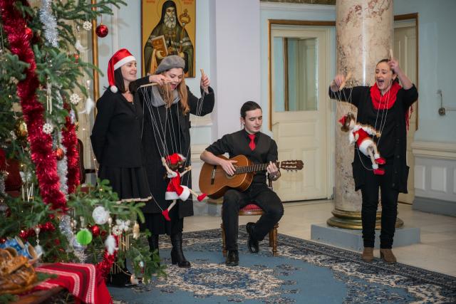 Colindători la Reședința Mitropolitană - Facultatea de Teatru, Secția Păpuși