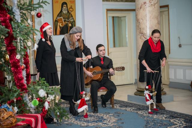 Colindători la Reședința Mitropolitană - Facultatea de Teatru, Secția Păpuși