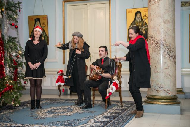 Colindători la Reședința Mitropolitană - Facultatea de Teatru, Secția Păpuși