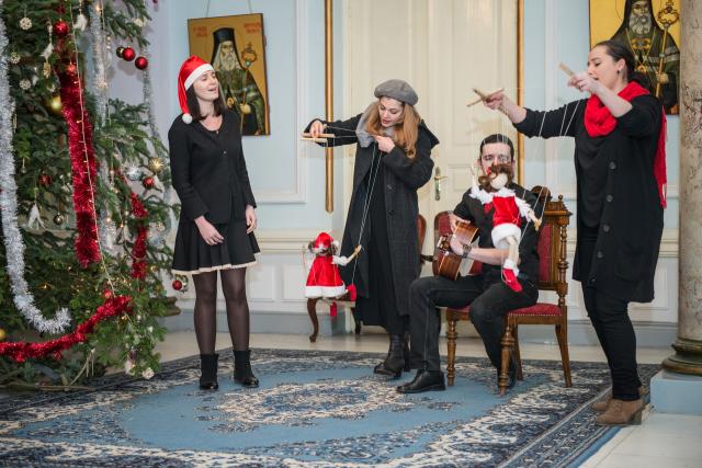Colindători la Reședința Mitropolitană - Facultatea de Teatru, Secția Păpuși