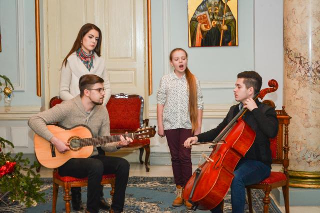 Colindători la Reședința Mitropolitană - Grup vocal-instrumental, Universitatea de Arte „George Enescu” din Iași