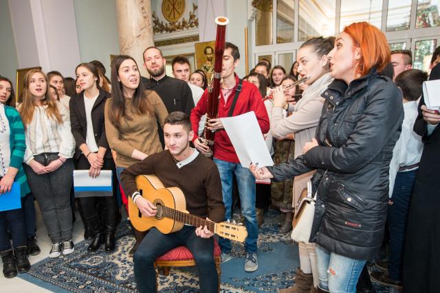 Colindători la Reședința Mitropolitană - Grup vocal-instrumental, Universitatea de Arte „George Enescu”, Iași