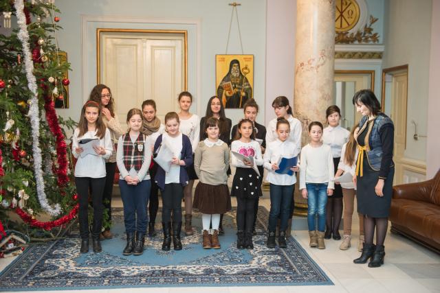 Colindători la Reședința Mitropolitană - Grupul vocal "Oltea Doamna" al Liceului "Mihai Eminescu" din Iaşi