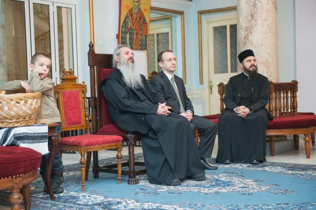 Colindători la Reședința Mitropolitană - Grupul vocal "Oltea Doamna" al Liceului "Mihai Eminescu" din Iaşi